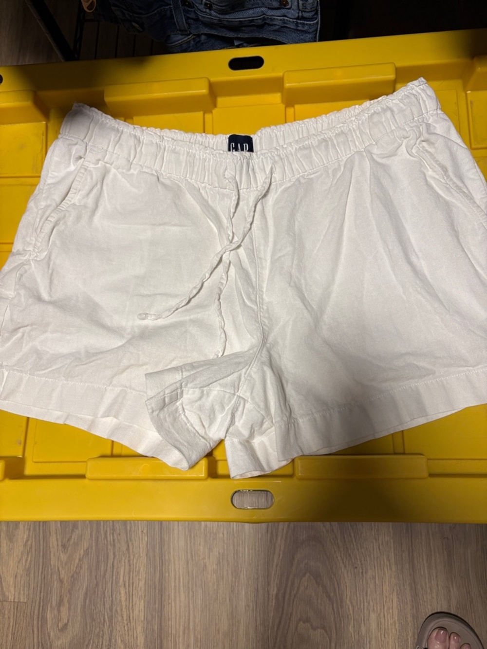 GAP Women’s White Elastic Drawstring Athletic Shorts